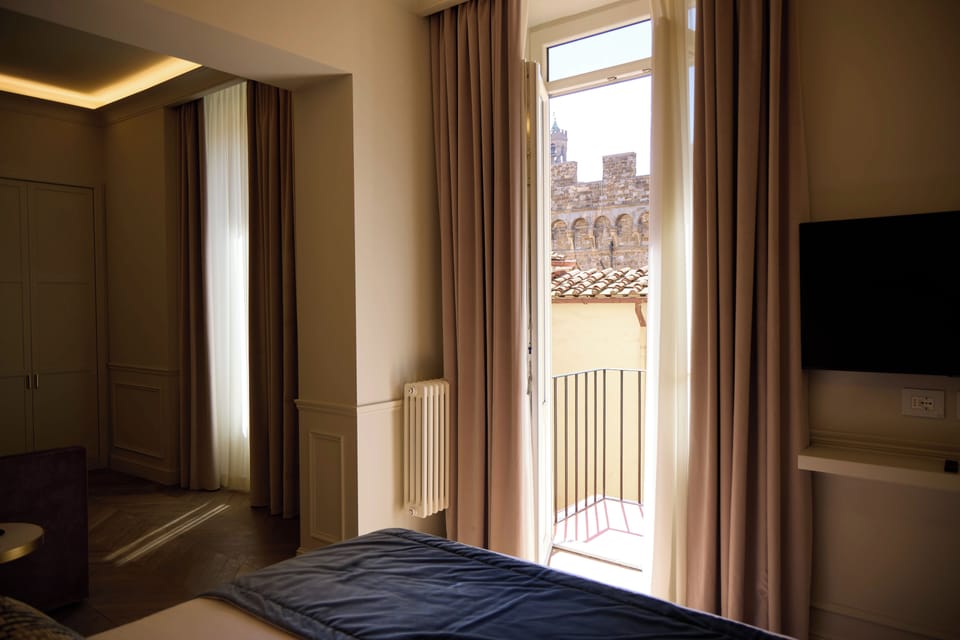 Luxury Studio Suite | Premium bedding, memory foam beds, in-room safe, desk