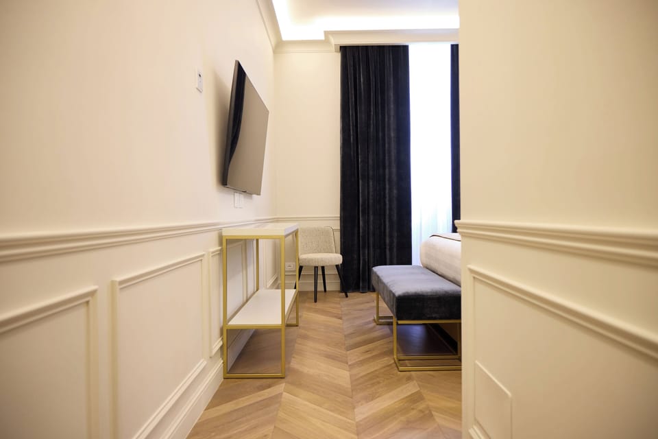 Deluxe Room | Premium bedding, memory foam beds, in-room safe, desk