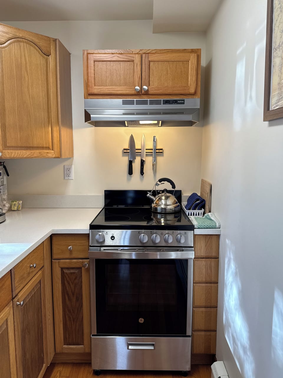 4 burner Electric stove and oven.