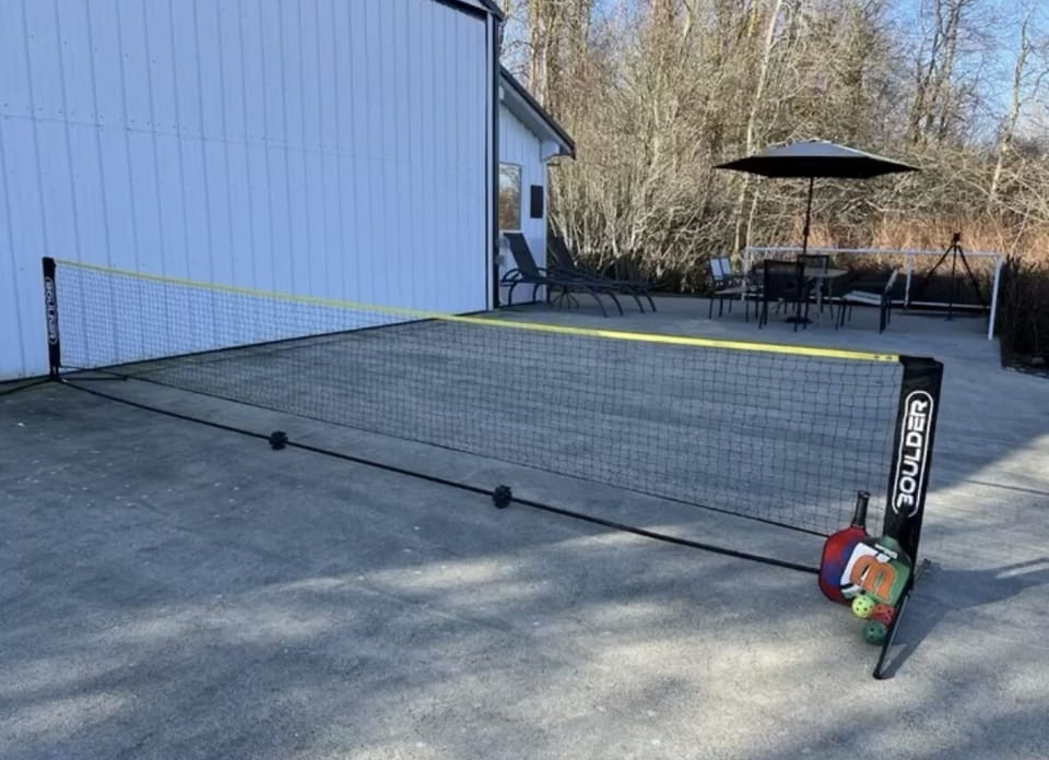 Pickleball or badmitten! 