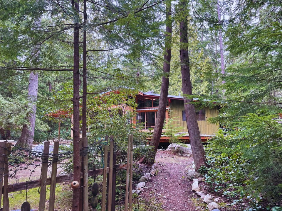 Path leading to Huckleberry Hideaway on Savary Island.