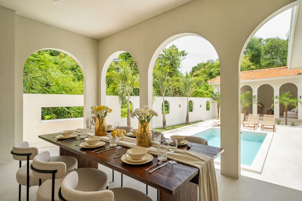 Deluxe Villa, 3 Bedrooms | Shared kitchen | Fridge, microwave, stovetop, electric kettle
