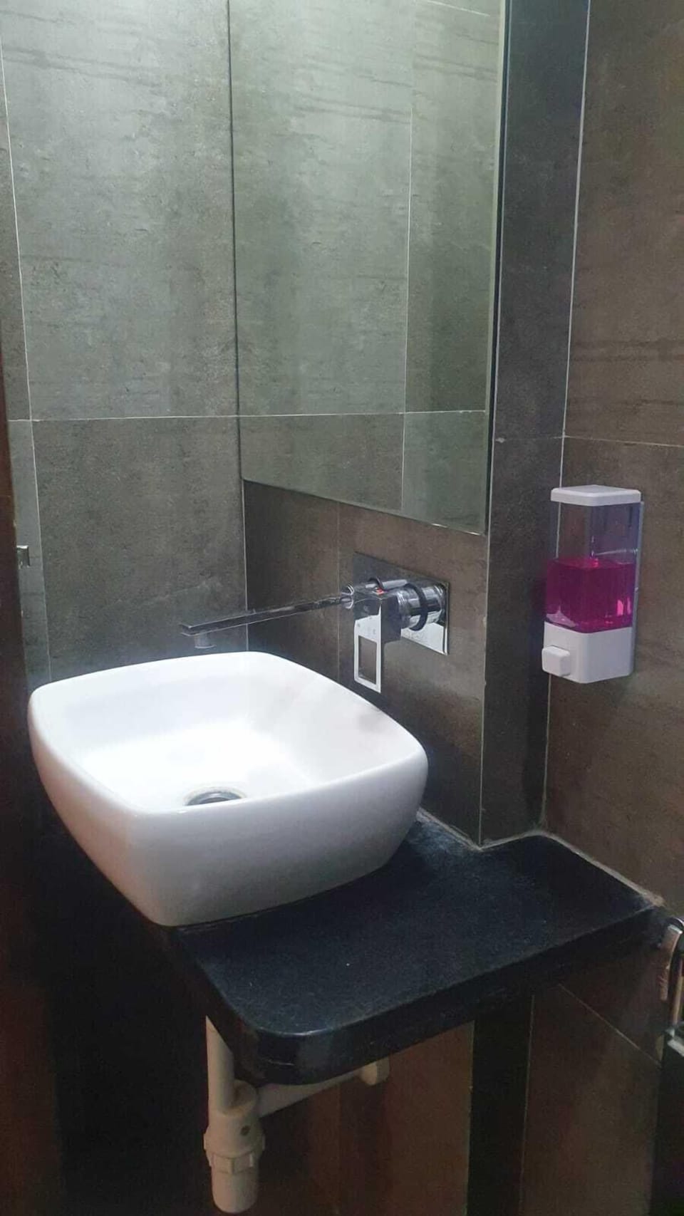 Free toiletries, slippers, bidet