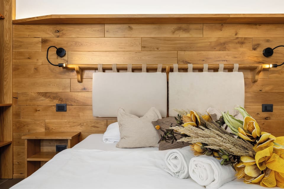 Superior Apartment | Down comforters, pillowtop beds, in-room safe, soundproofing