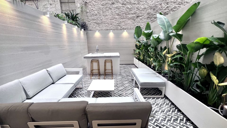 Basement luxury room with beautiful private terrace | Terrace/patio