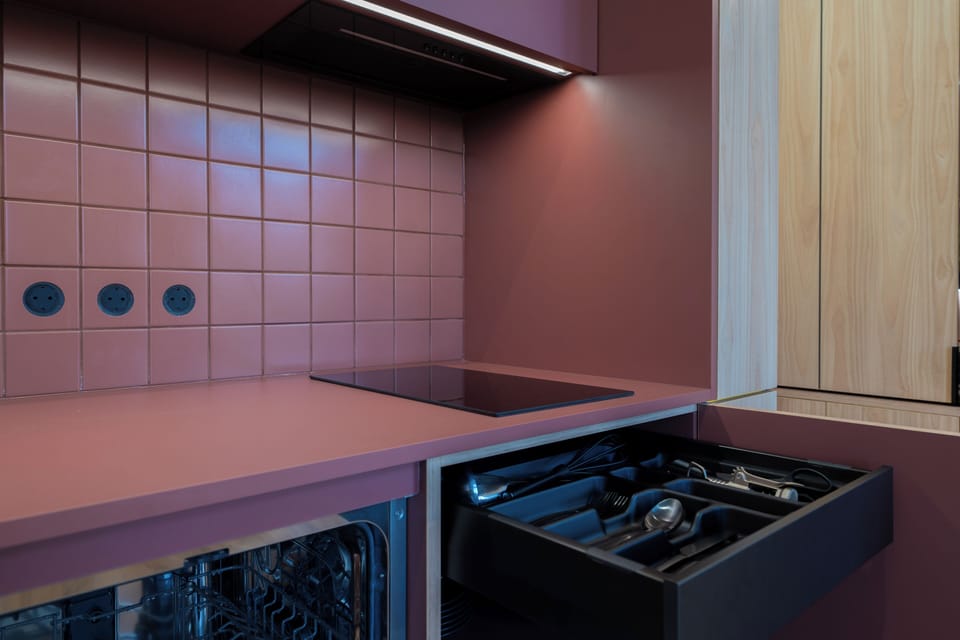 Design Studio Suite | Private kitchen | Espresso maker, cookware/dishes/utensils