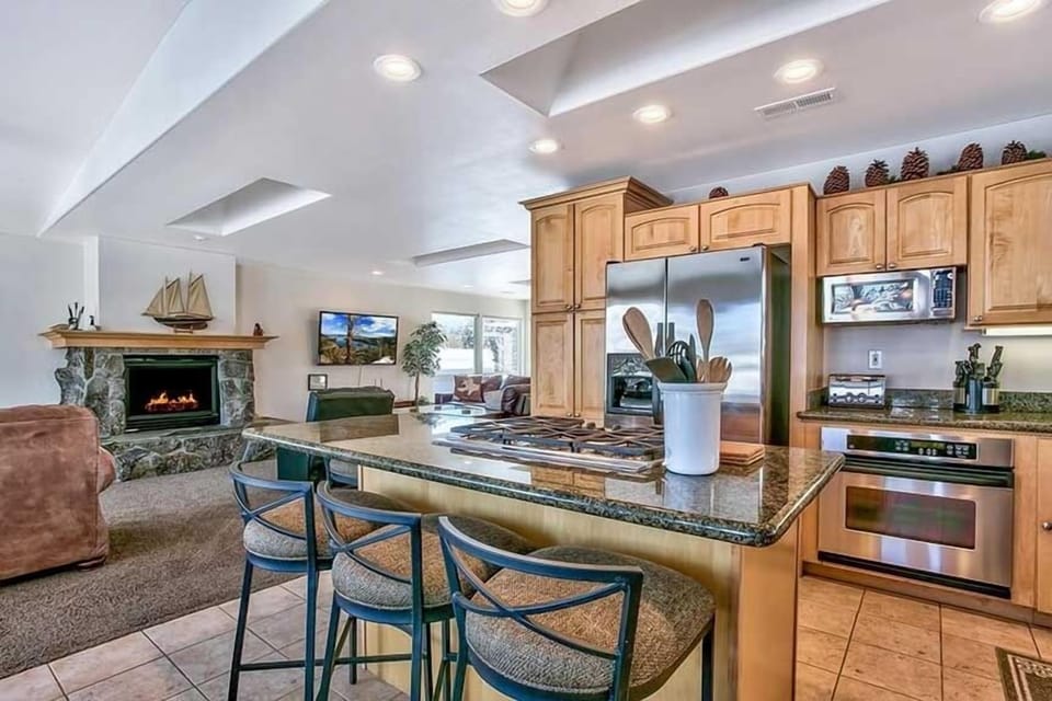 House, 5 Bedrooms | Private kitchen