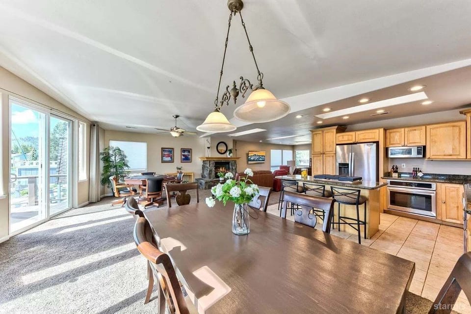 House, 5 Bedrooms | Dining