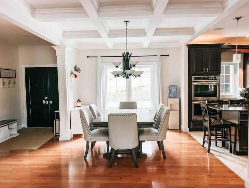 Dining room, table expands to fit 12