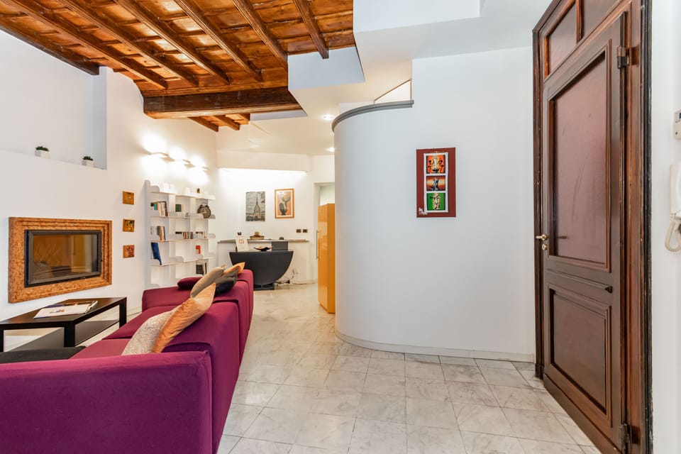 Business Apartment | Living area | 35-inch TV with digital channels