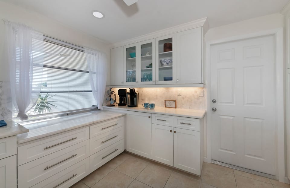 Chef's kitchen stocked with everything you need!