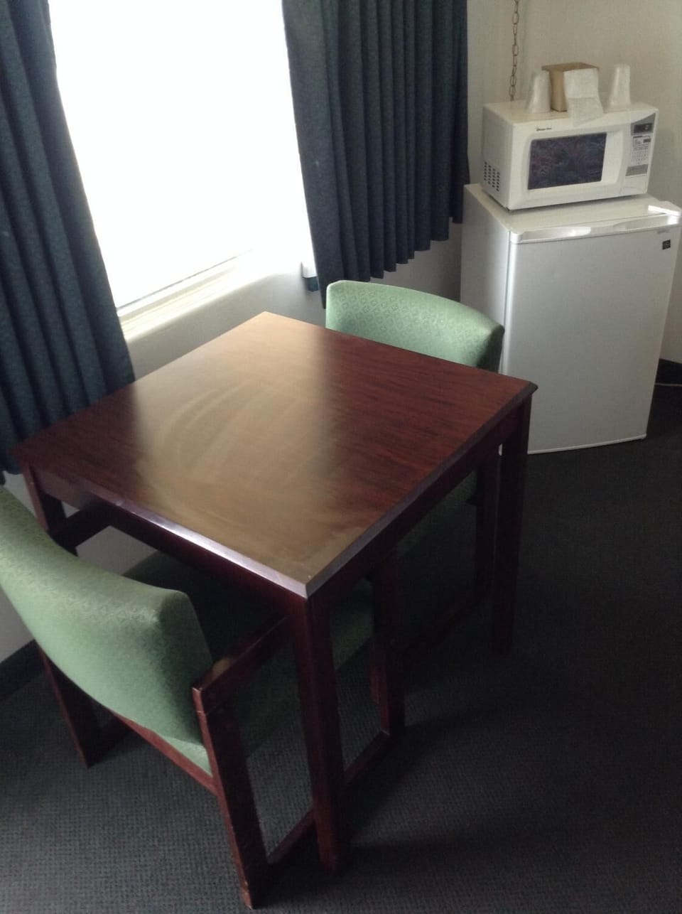 Desk, free WiFi