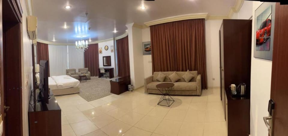 Panoramic Studio, Lake View | In-room safe, soundproofing, free WiFi