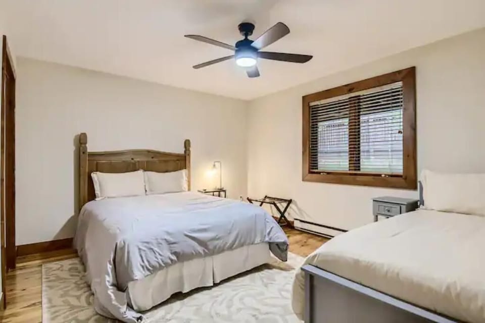 4th bedroom has been updated to have a bunk bed with 2 full size beds w/trundle