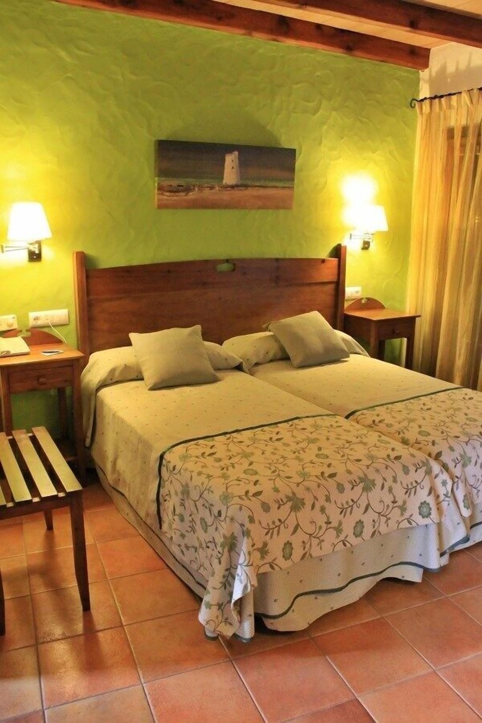 Minibar, in-room safe, desk, free WiFi