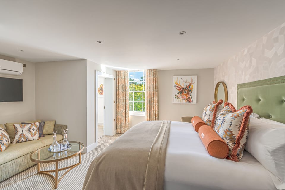 Deluxe Double Room (with Sofa Bed) | Desk, iron/ironing board, rollaway beds, free WiFi