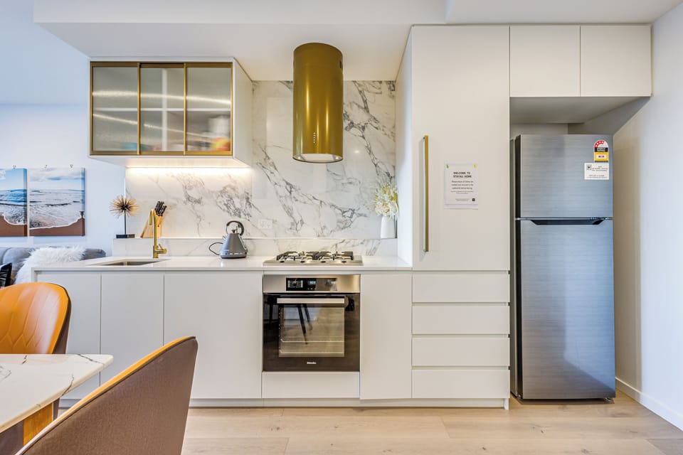 Comfort Apartment, City View | Private kitchen | Fridge, microwave, oven, coffee/tea maker