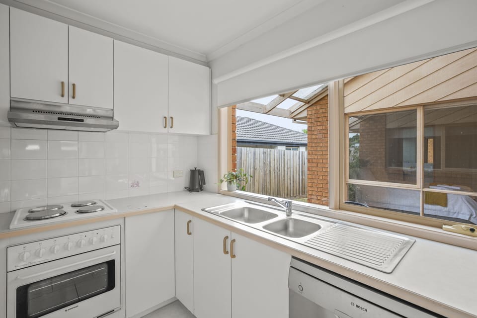 Comfort House, Garden View | In-room dining