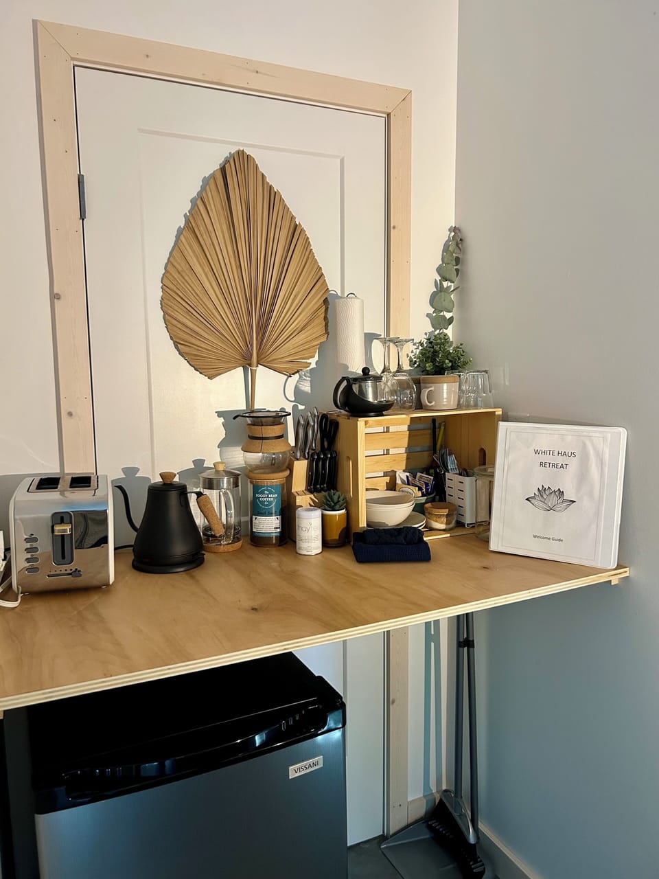 Basic kitchenette for coffee/tea. No cooking.