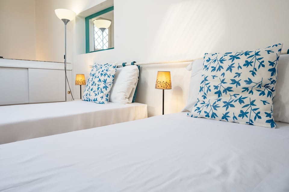 Upper Bedroom with 2 single 