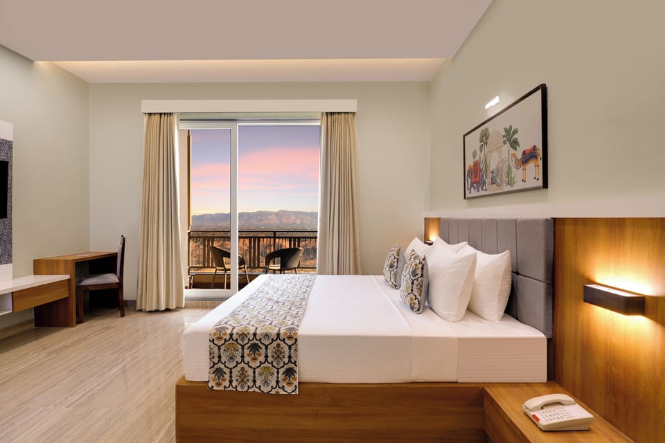 Superior Room | Desk, iron/ironing board (on request), WiFi (free), bed sheets