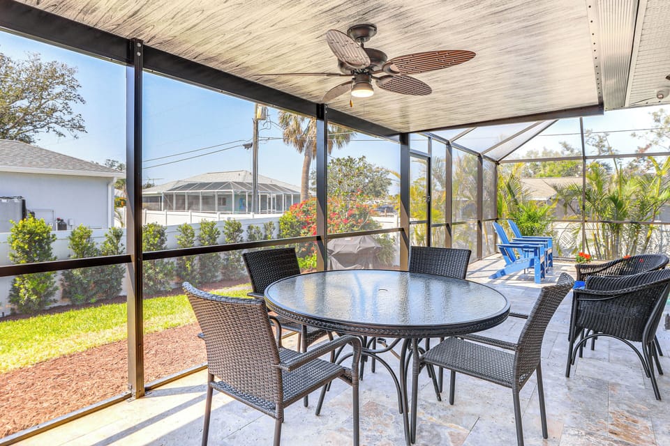 Lanai | Outdoor Dining