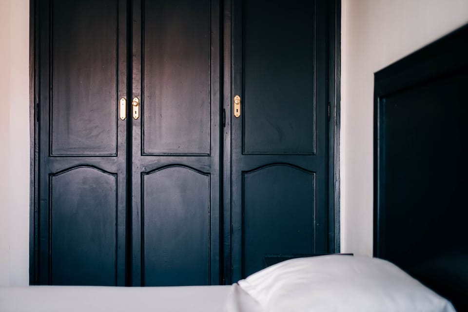 Premium bedding, memory foam beds, laptop workspace, WiFi (free)