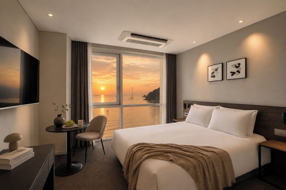 Studio Ocean | Hypo-allergenic bedding, desk, laptop workspace, blackout drapes