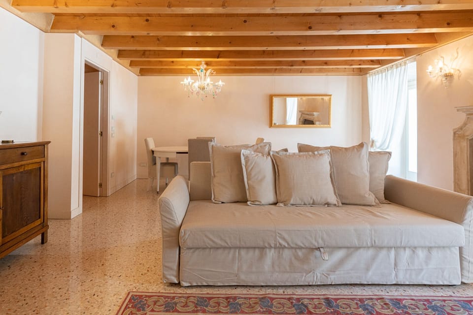 Luxury Apartment, 2 Bedrooms, Non Smoking, City View | Living area