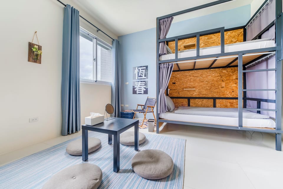 1 bed in 4-bed mixed dormitory room | Blackout drapes, bed sheets