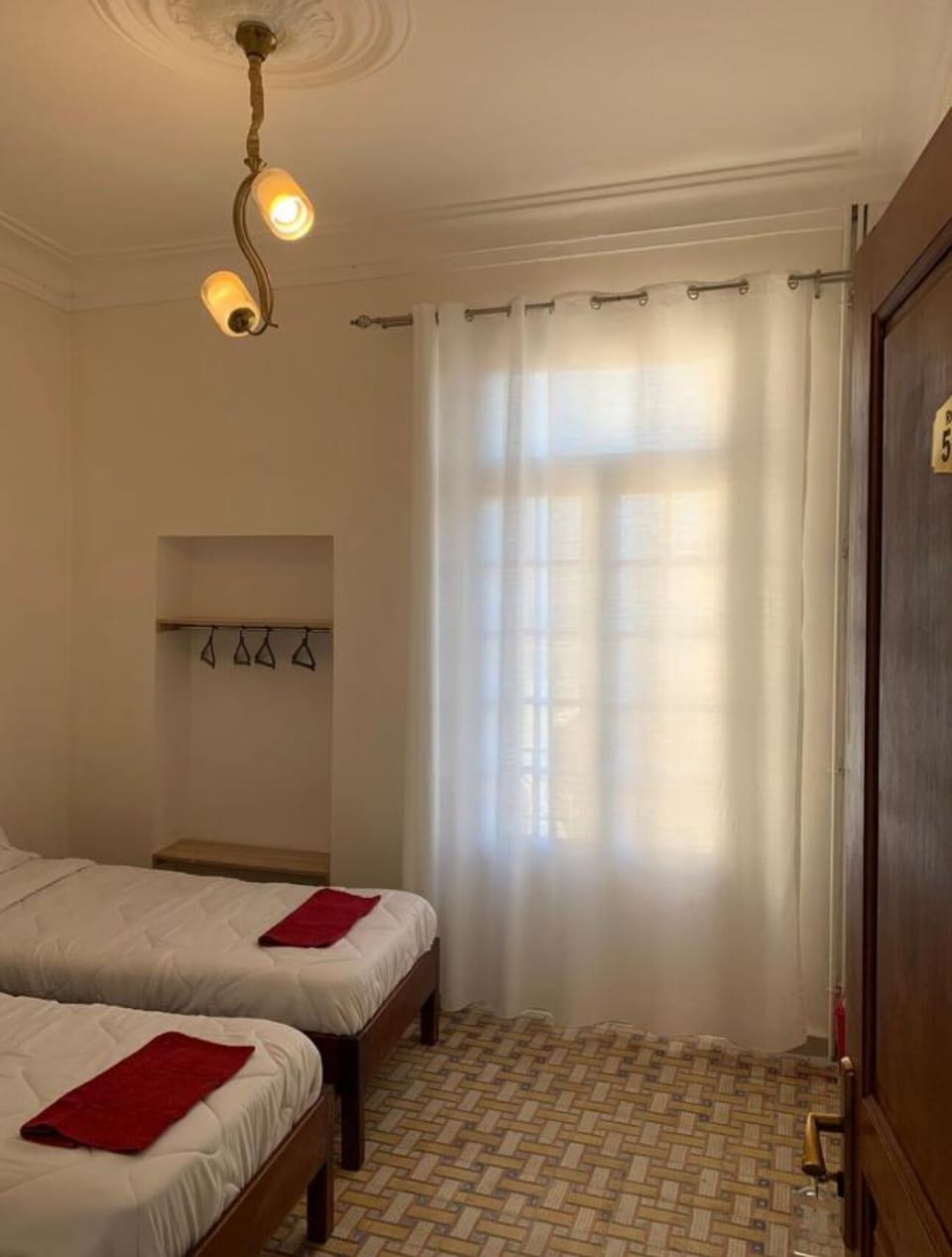 WiFi (free), bed sheets