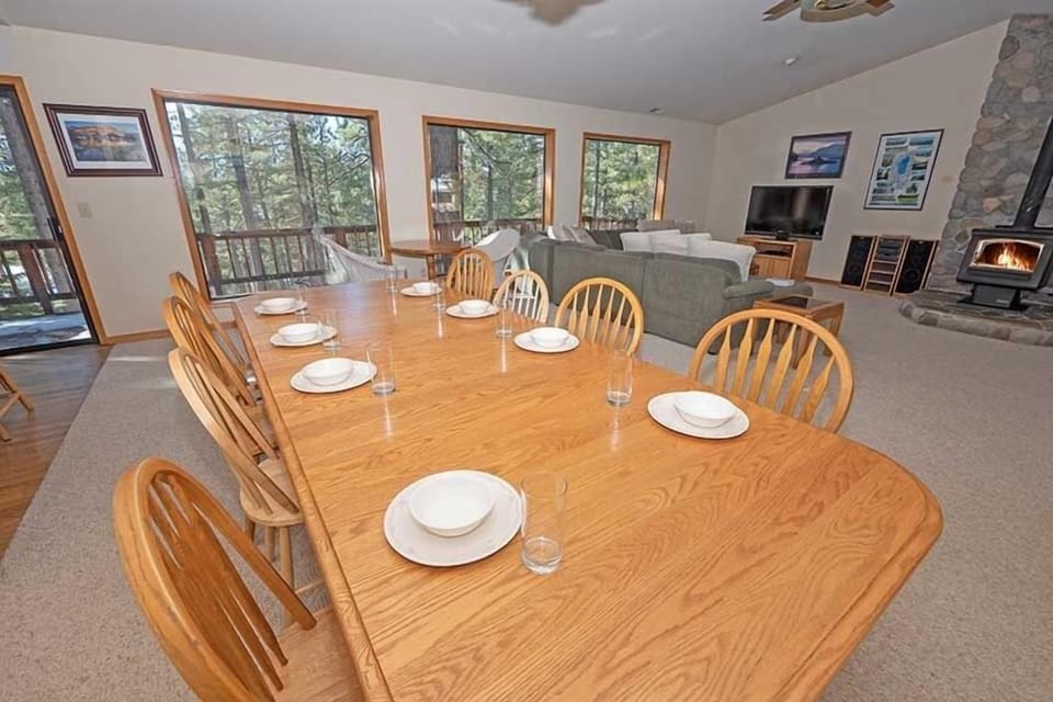 House, 4 Bedrooms | Dining
