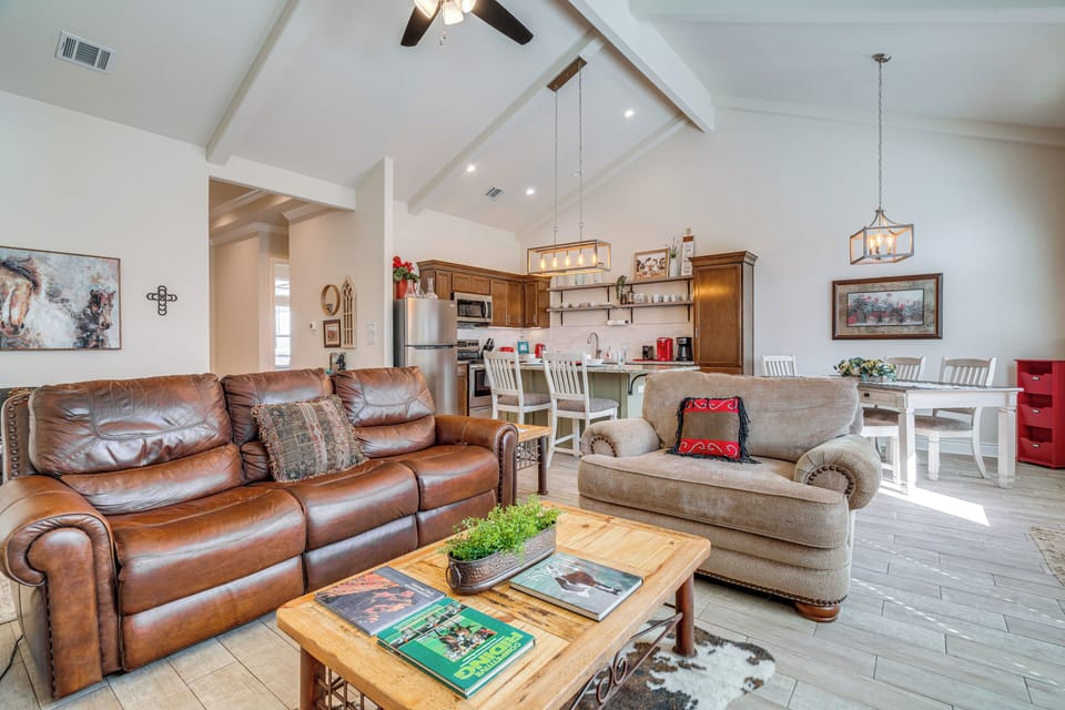 House (2 Bedrooms) | Interior