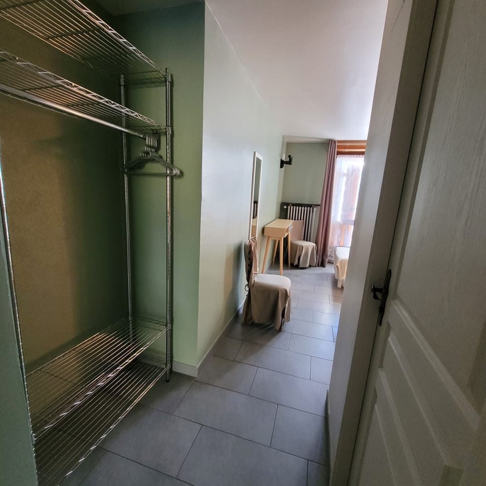 Classic Double or Twin Room, Non Smoking, Valley View | Hypo-allergenic bedding, desk, free WiFi, bed sheets