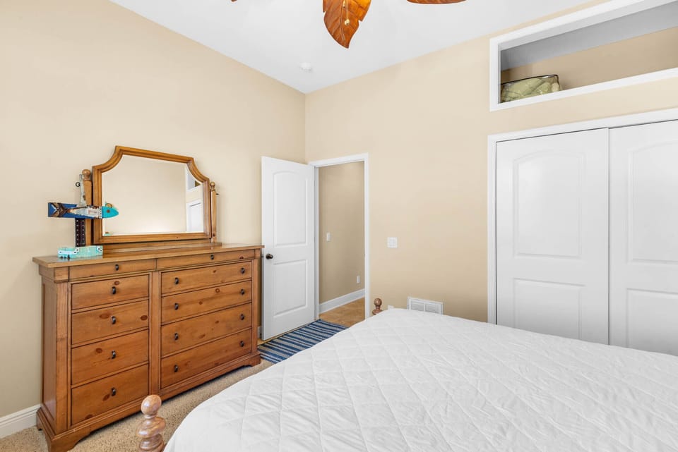 Guest bedroom