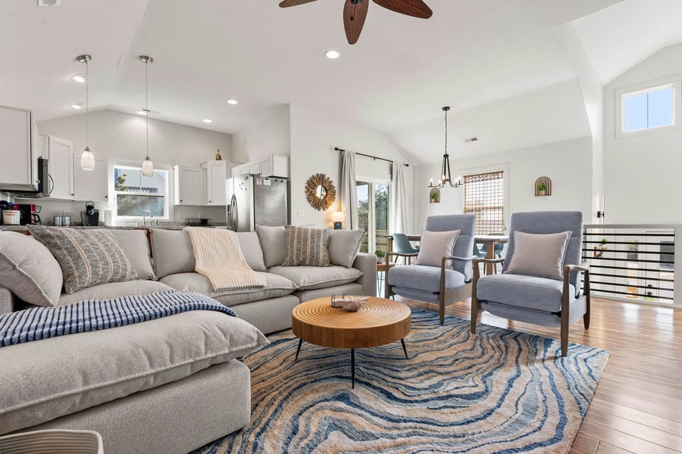 KDN5112: Work Trip | Top Level Living Area