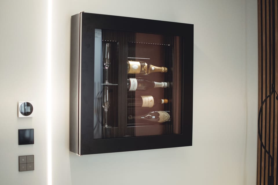 San Pietro - Luxury Room | Minibar, in-room safe, individually furnished, desk