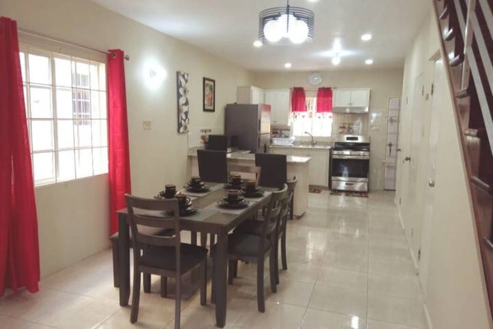 ...PROPERTY VIDEOS ON TIKTOK @MIRANDO_PLACE_JAMAICA