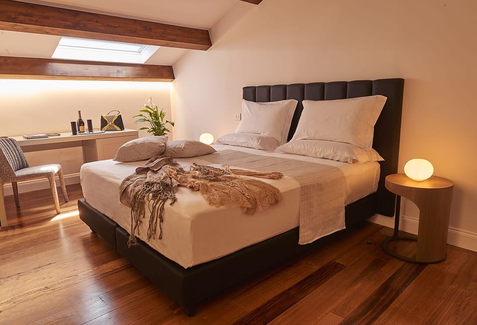 Superior Room | Premium bedding, down comforters, memory foam beds, minibar