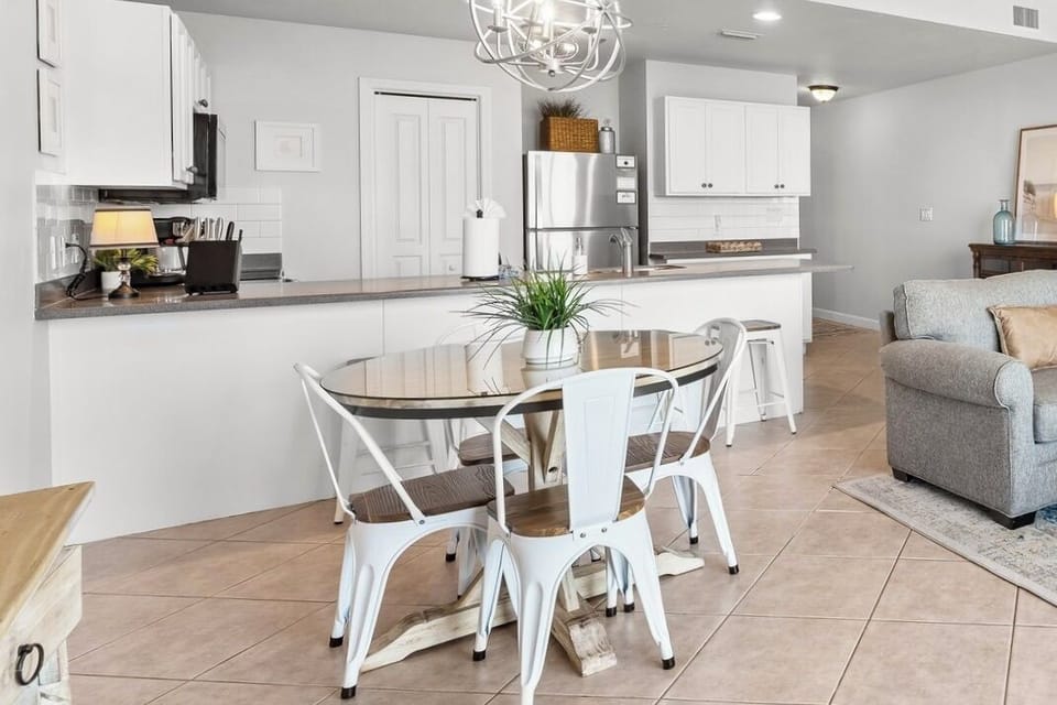 Dining table (seats 4)