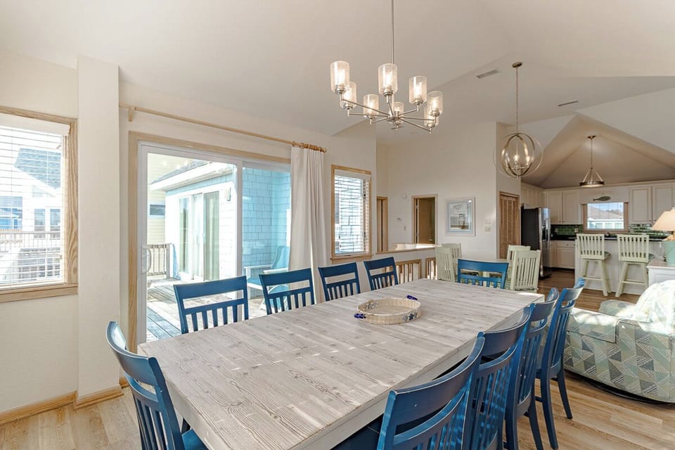 Top Level Dining Area