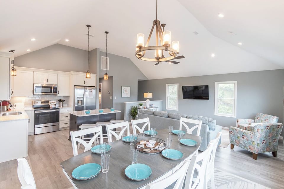 Top Level Dining Area