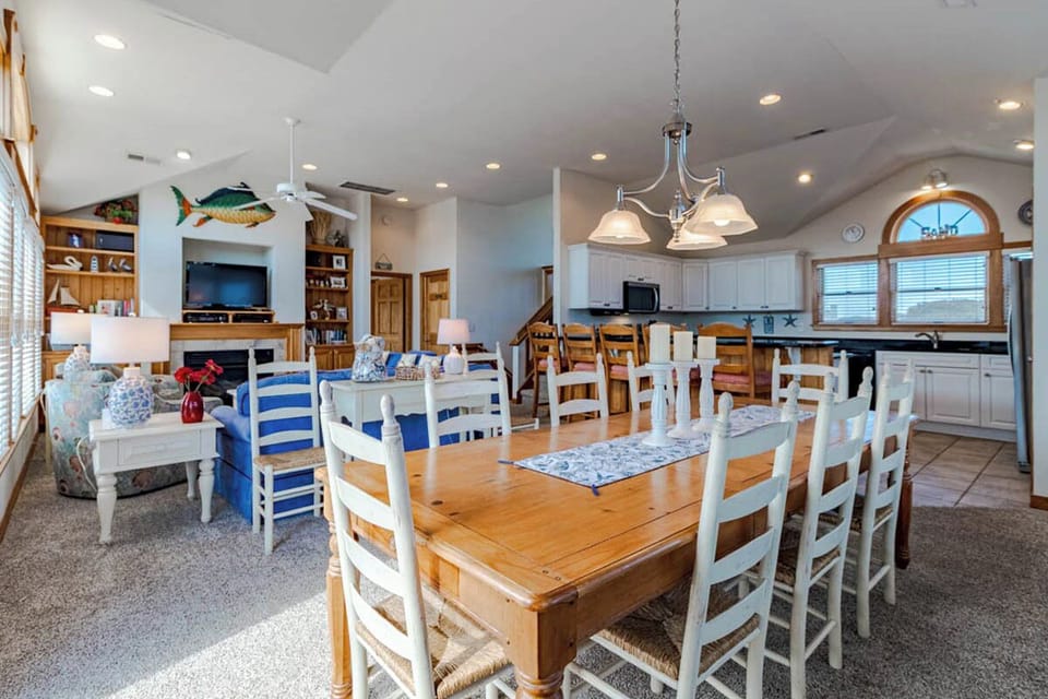 Top Level Dining Area