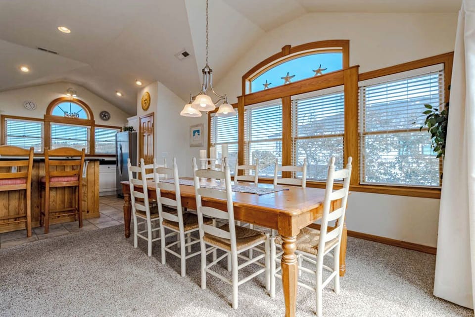 Top Level Dining Area