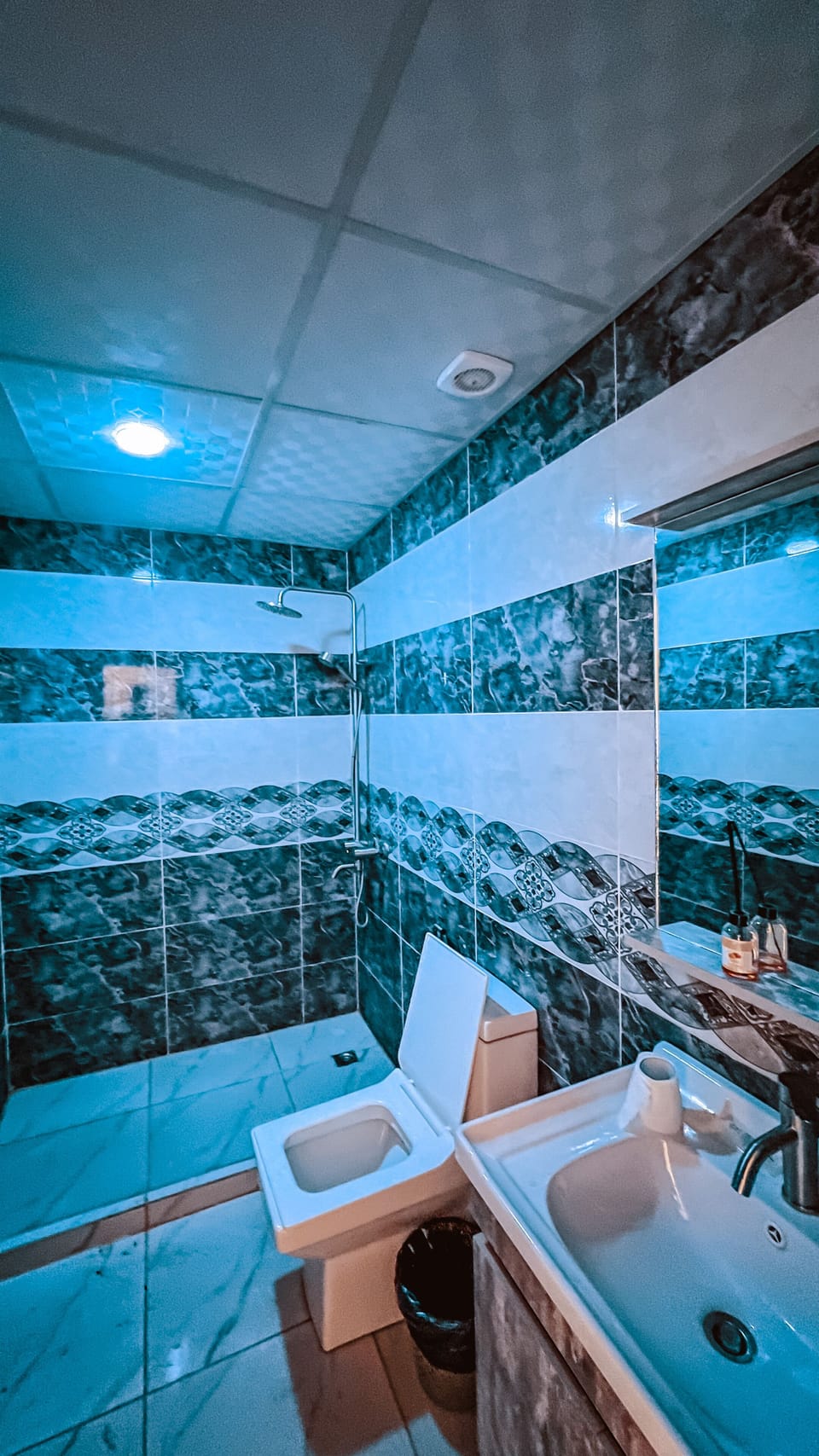 Double Room | Bathroom | Free toiletries, hair dryer, bathrobes, slippers