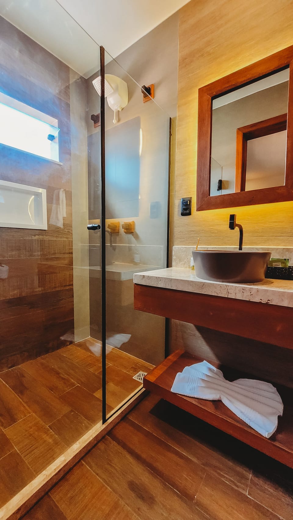 Comfort Quadruple Room | Bathroom | Shower, free toiletries, towels, soap