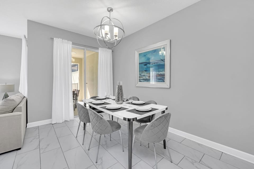 8-web-or-mls-4876-romeo-cir
