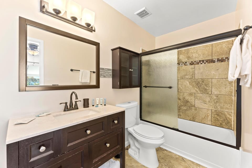 5218 Beach Dr C House in Lower Grand Lagoon