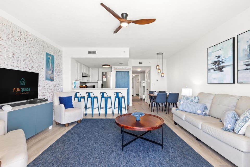 Condo, 1 King Bed with Sofa bed (Seychelles 1006 ) | Living area