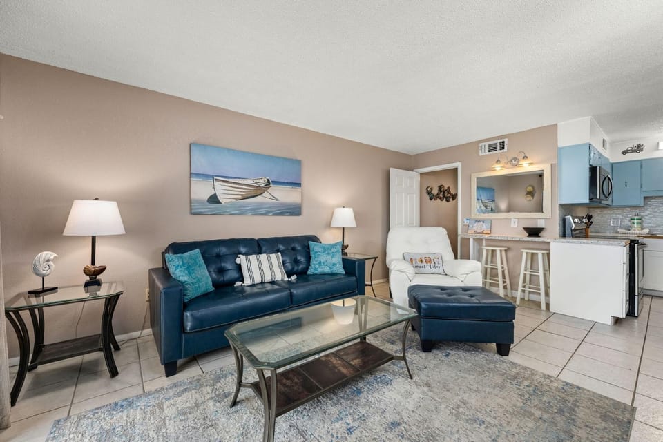 Condo, 1 King Bed with Sofa bed (The Summit 1023) | Living area